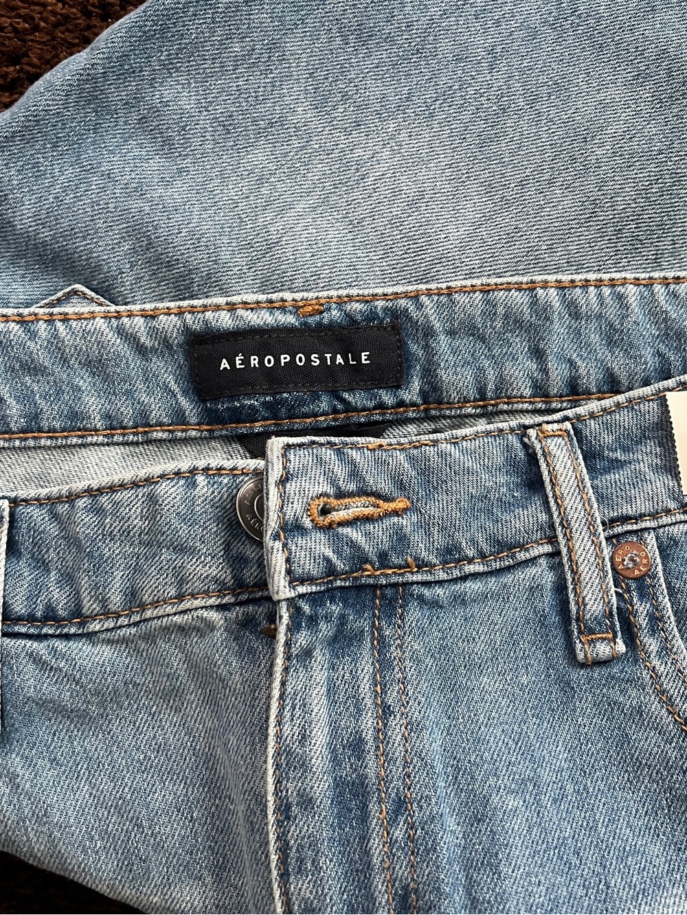 Aeropostale women's Light Wash Straight Leg Jeans